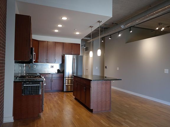 5th image of 350 N Main St Unit 914