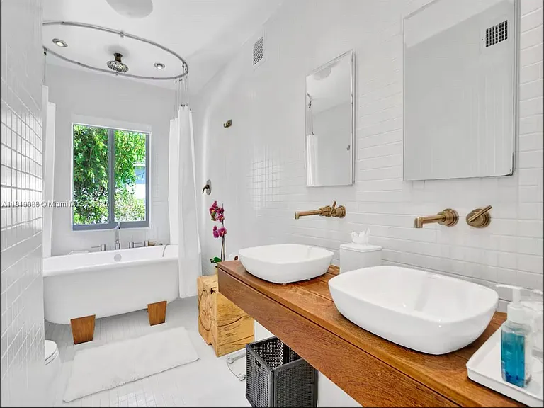7537 W Treasure Dr — Photo 15