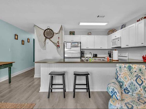 5th image of 485 Gulf Shore Dr