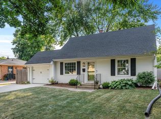 W66N393 Kennedy Ave, Cedarburg, WI 53012