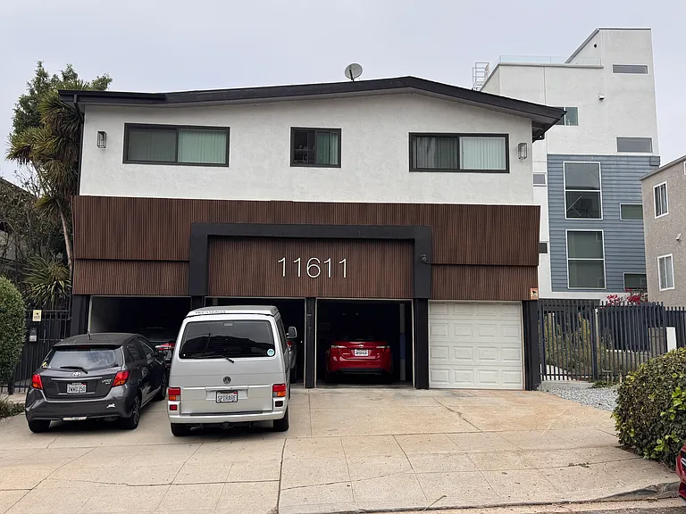 11611 Darlington Ave #6 — Photo 21