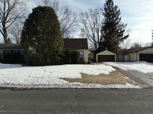 1750 Hillview Rd, Shoreview, MN 55126