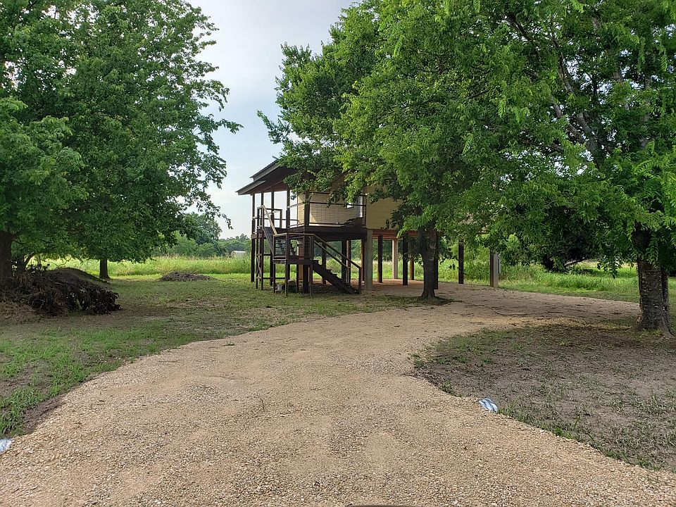 Entry path to the house