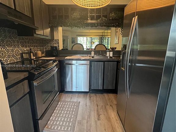 2nd image of 5533 Ctyard Dr