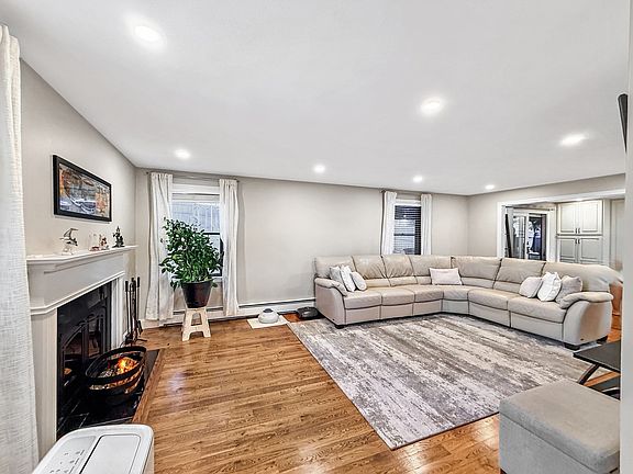 5th image of 59 Maplewood Rd
