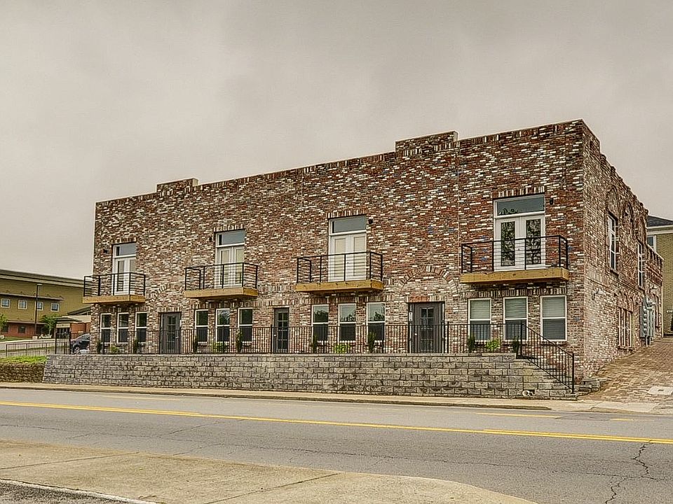 1st image of 611 Madison St APT 208
