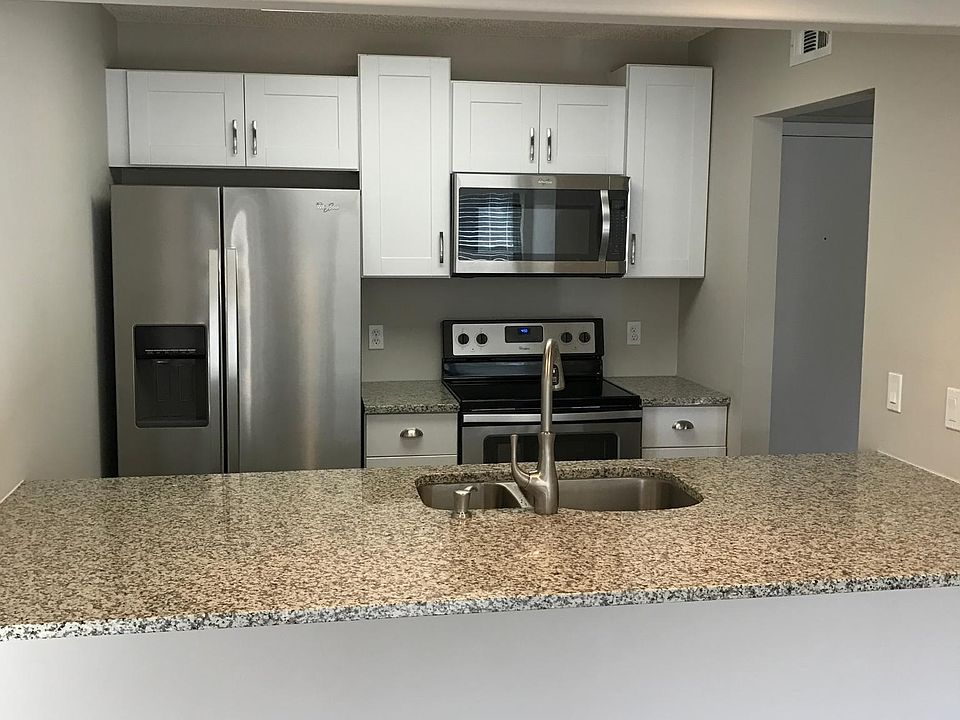 1st image of 12 Plantation Dr