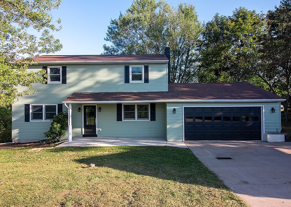 1st image of 7 Long View Dr