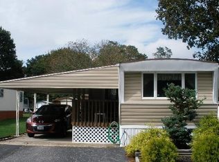 22 Betsy Ross Dr, Bohemia, NY 11716