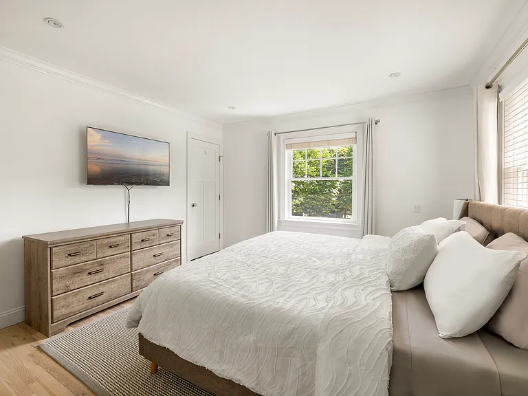 54 Joels Ln — Photo 15