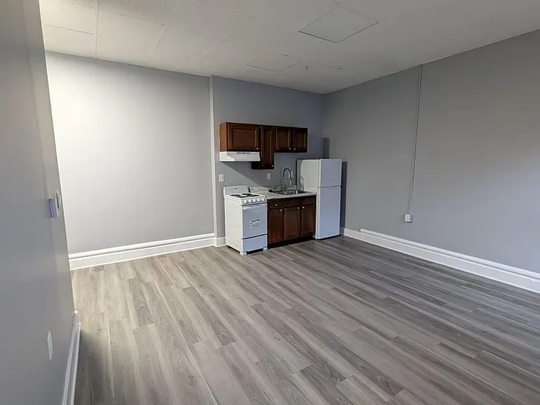 Franklin Park Apartments — Photo 81