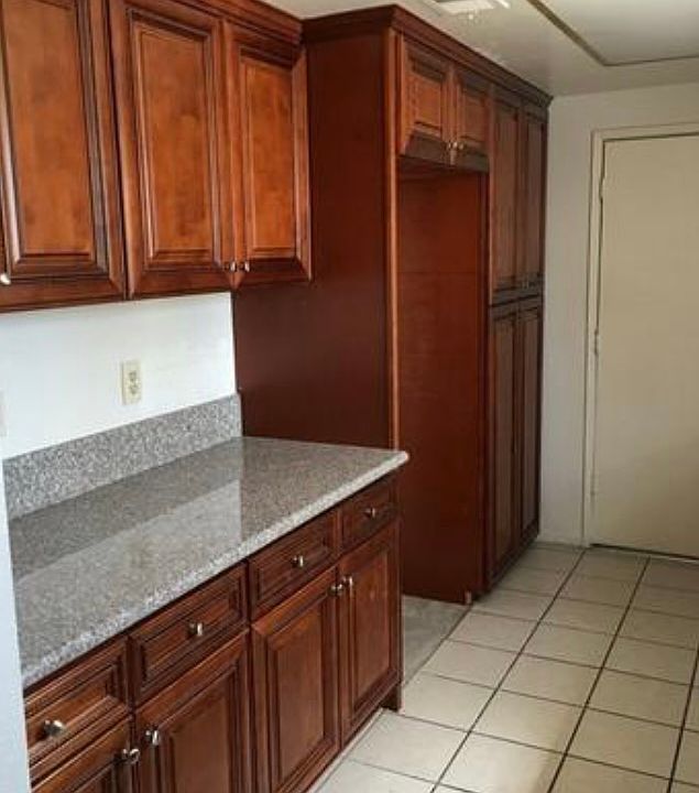 2nd image of 5033 W Avenue L10