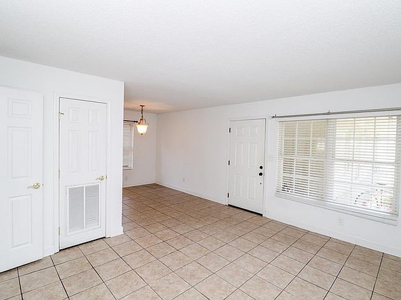 4th image of 1802 Jackson Ave W APT 167