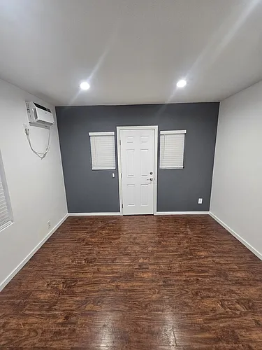 4052 La Salle Ave #7 Photo 1