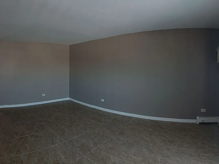 111 Pickwick Dr — Photo 3