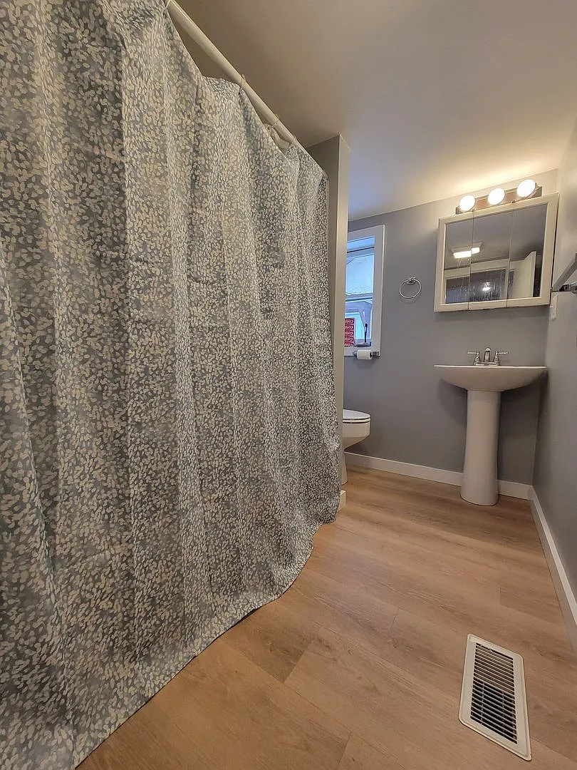 510 n Albany st — Photo 3