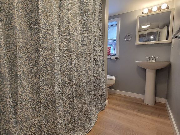 3rd image of 510 N Albany St APT 1