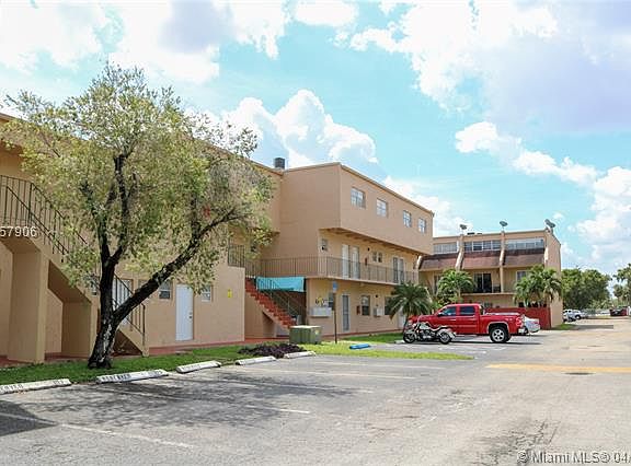 2nd image of 840 SW 105th Ave APT 311
