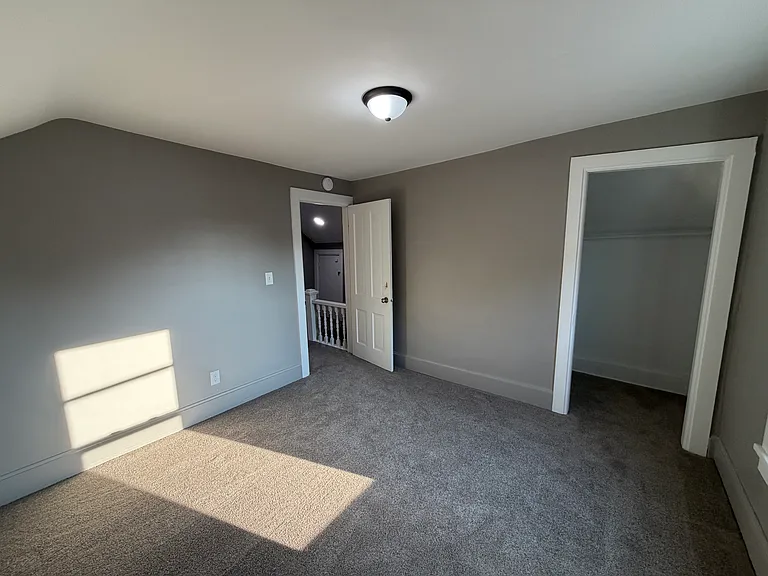 314 S Lake St #B — Photo 12
