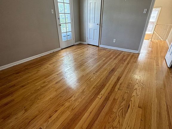 5th image of 18260 Sorrento St