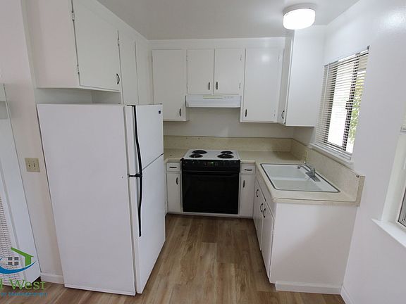 4th image of 1376 Sierra Ave #3