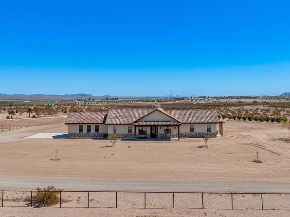 27224 E County Road 11 St #1/2, Wellton, AZ 85356