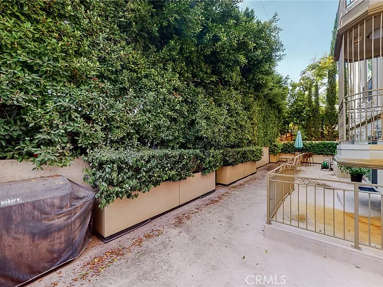 11540 Moorpark St #103 — Photo 30