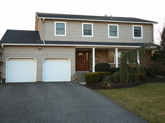 2nd image of 10 Delta Dr