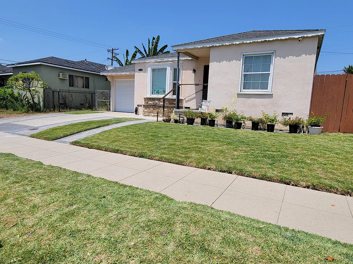 Building Photo - 6063 Southside Dr #A