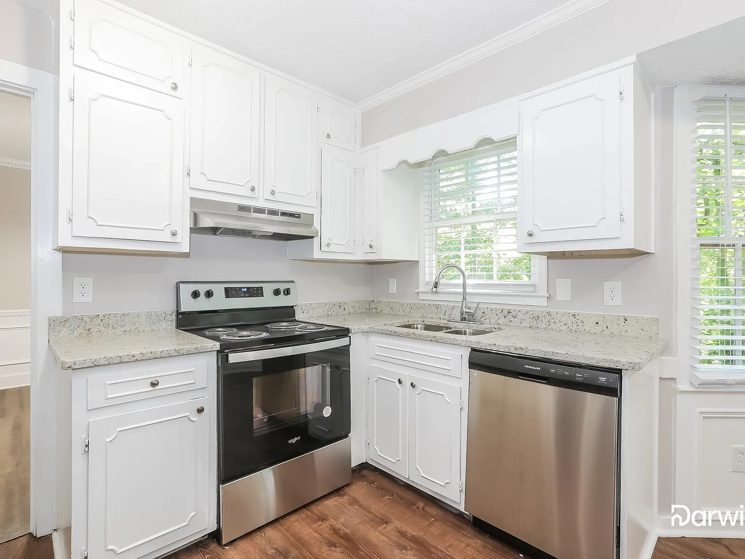4 bed, 3.0 bath, 2266 sqft, $2,395 — Photo 3