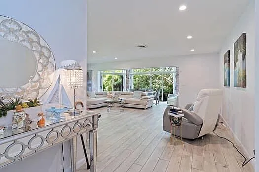 415 Pine Tree Ct #17 — Photo 2