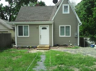 2 Wellington Pl, Hempstead, NY 11550
