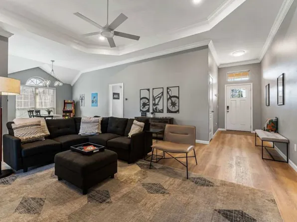 (undisclosed Address), Bentonville, AR 72712