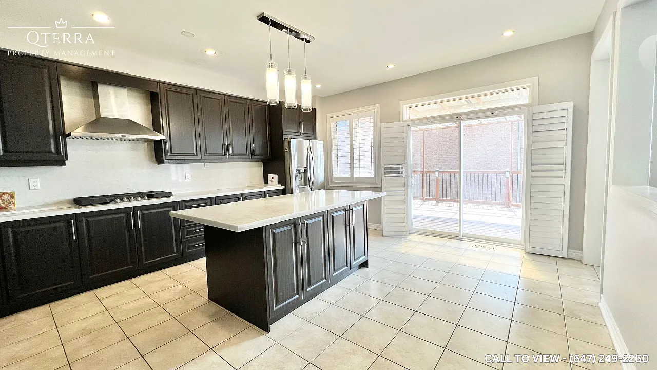 4 bed, 3.5 bath, 2800 sqft, $2,995 — Photo 4
