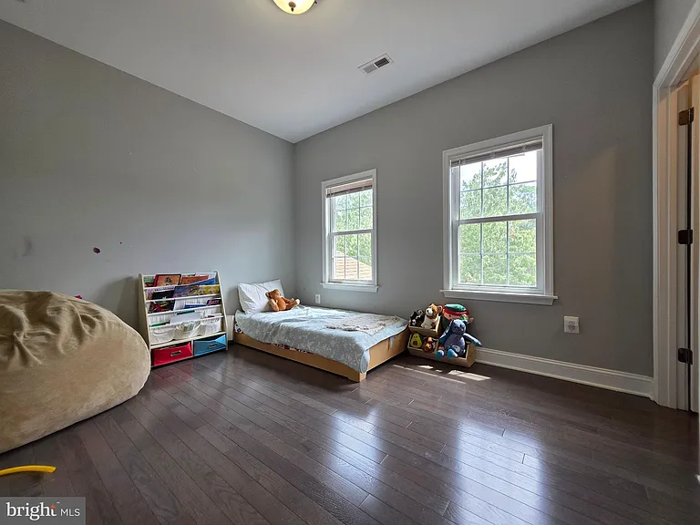 1138 S Harrison St — Photo 20