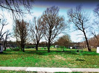 919 N College St, Decatur, IL 62522