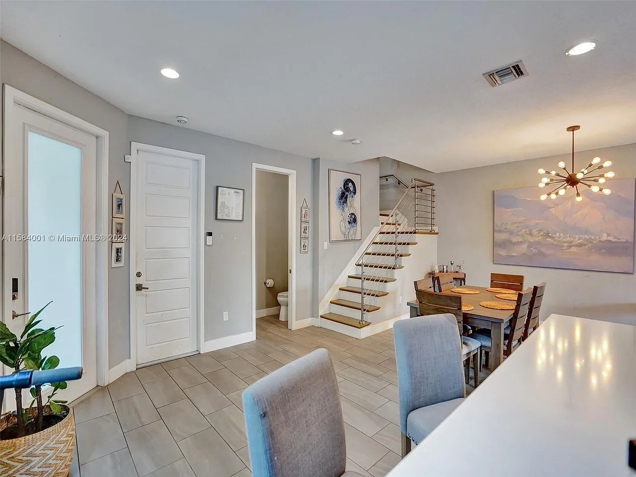 3 bed, 2159 sqft, $4,500 — Photo 3