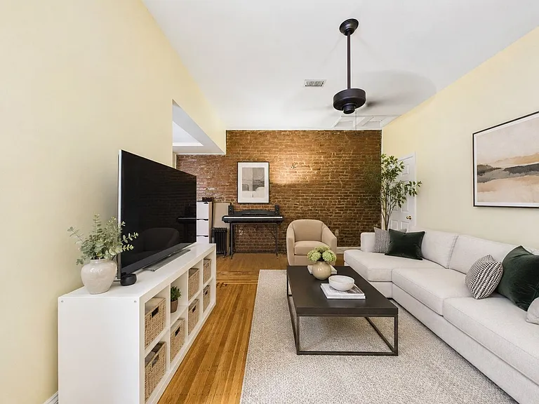 1619 Green Street — Photo 6