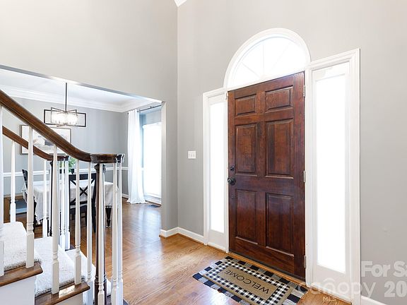 4th image of 201 Wessex Way