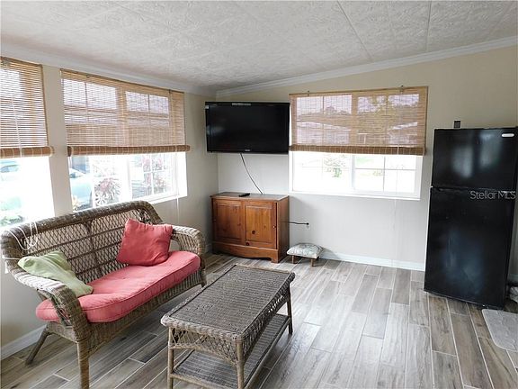 4th image of 1515 45th Avenue Dr E