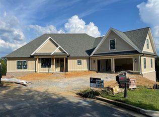 3 Windle Sham Ct, Johnson City, TN 37604