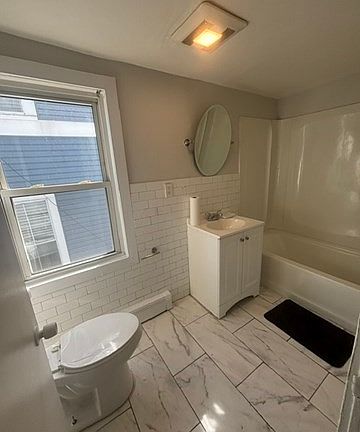 5th image of 108 S Common St #2L