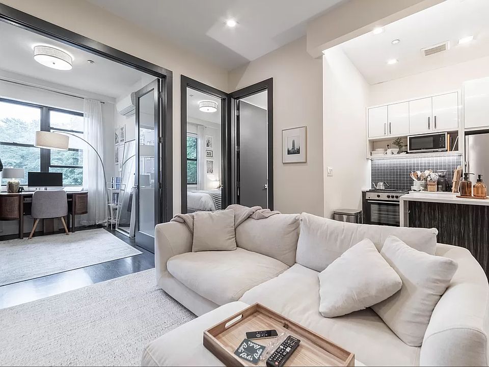 1st image of 441 Franklin Ave #2R