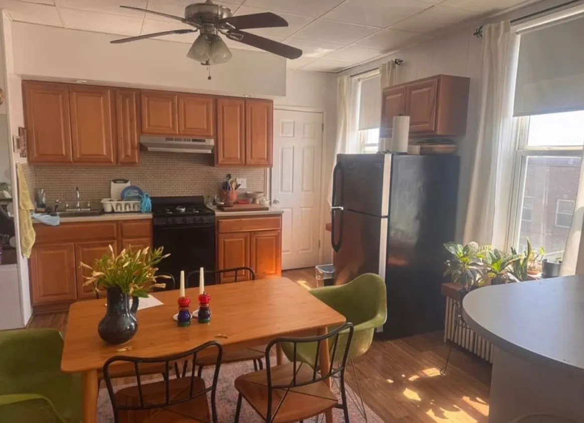 1 bed, 800 sqft, $1,295 — Photo 1