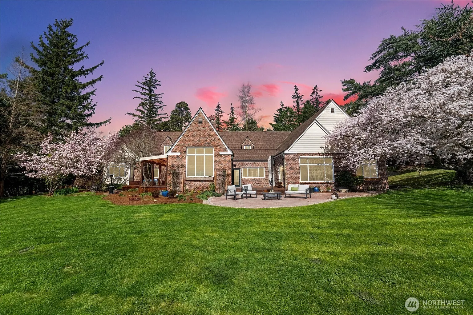 3851 Cliffside Drive photo 1