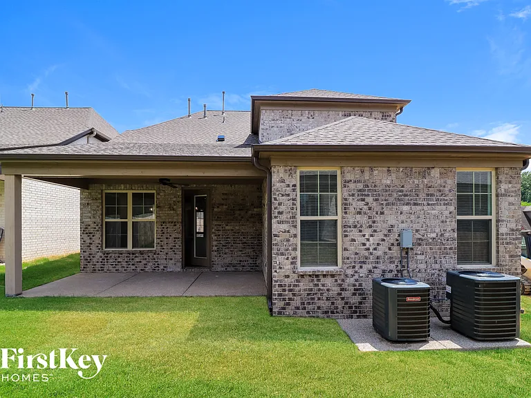 7406 Lost Grove Ln — Photo 14