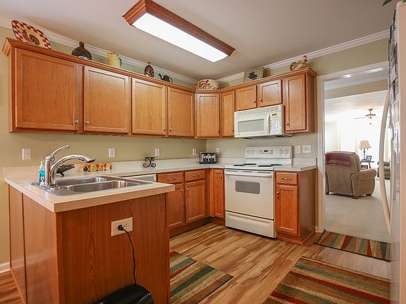 4th image of 420 Village Green Cir #A-3