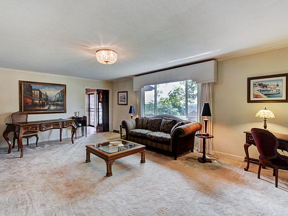 5th image of 7009 Wellington Dr