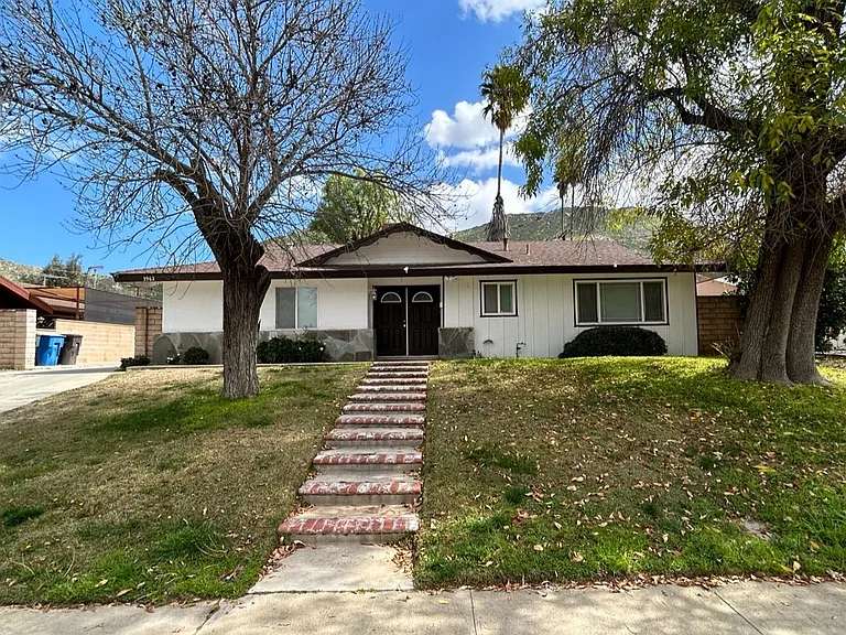 3962 Mount Vernon Ave — Photo 2