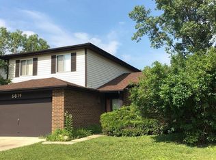 6819 Prairieview Ave, Woodridge, IL 60517